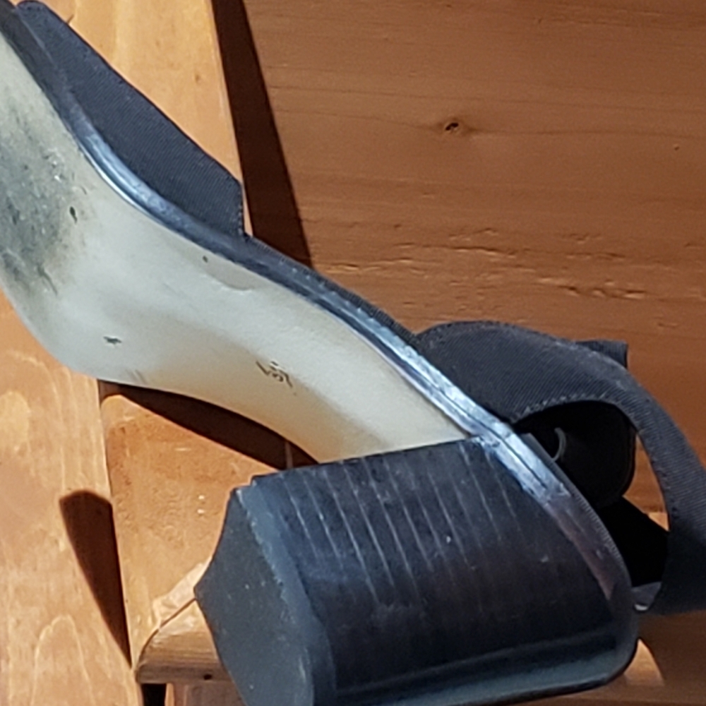 Shoes - Picture 6 of 8
